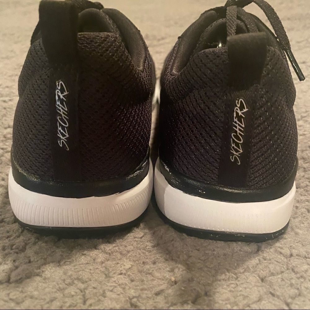 Sketchers Lite Weight Black Sneakers Sz 10 Woman’s - Picture 7 of 12